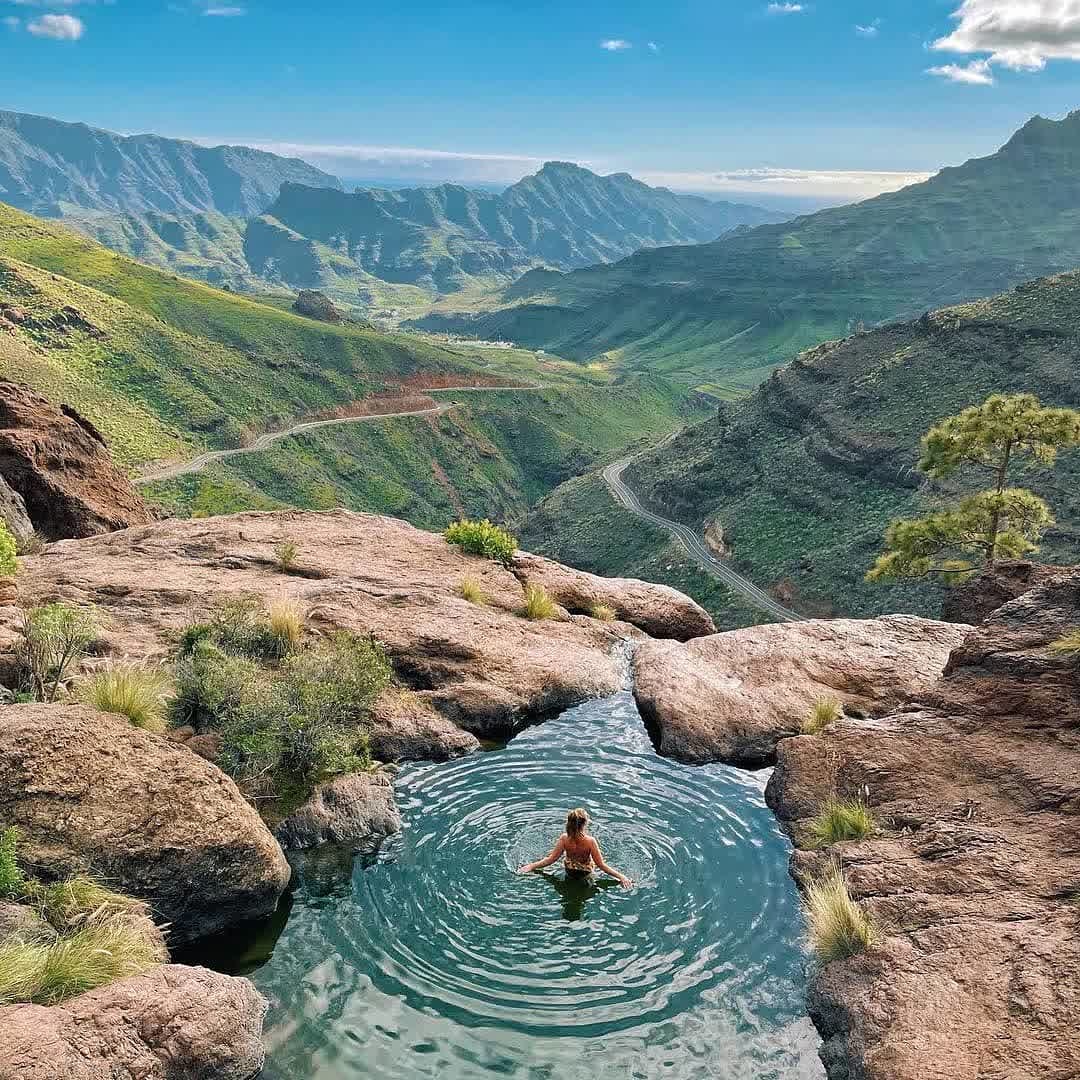 Los Azulejos volcanic rock formations with colorful mineral deposits