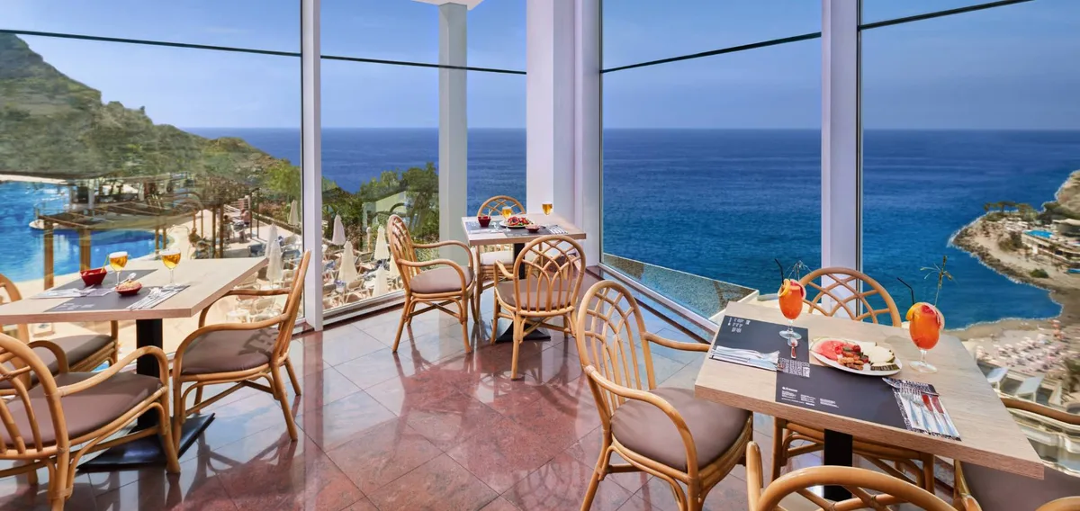 Restaurante con vistas en Mogán